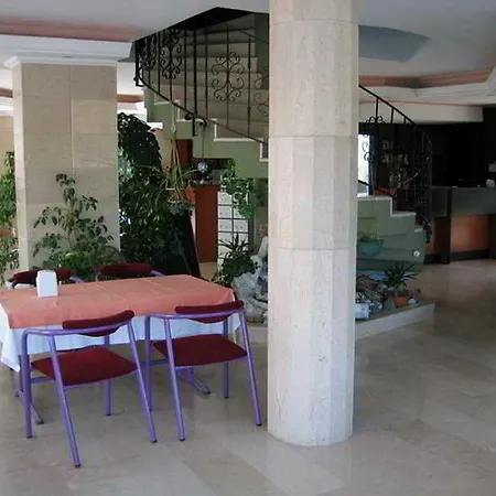 卡利斯酒店 3* Çeşme
